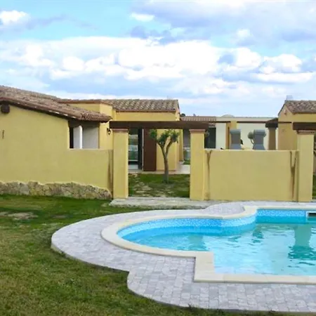 Apartmanhotel With Shared Pool In Just 500 Meters From The Sea 4*