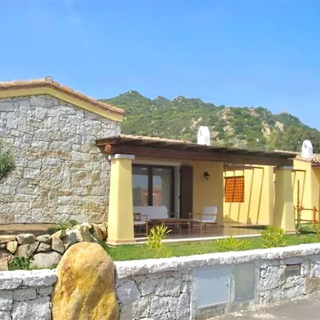 Aparthotel With Shared Pool In Just 500 Meters From The Sea Costa Rei