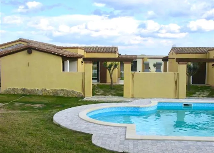 Aparthotel With Shared Pool In Just 500 Meters From The Sea 4*